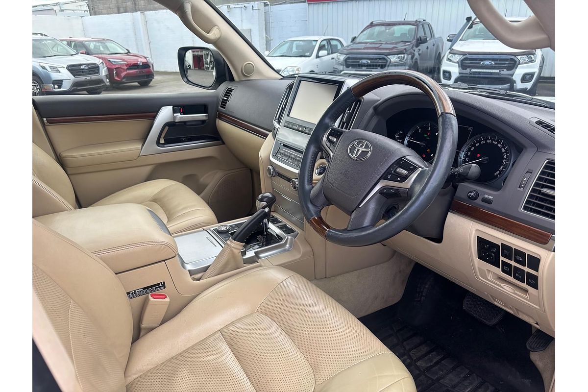 2017 Toyota Landcruiser Sahara VDJ200R