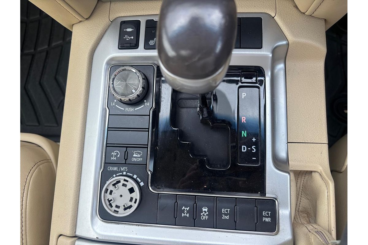 2017 Toyota Landcruiser Sahara VDJ200R