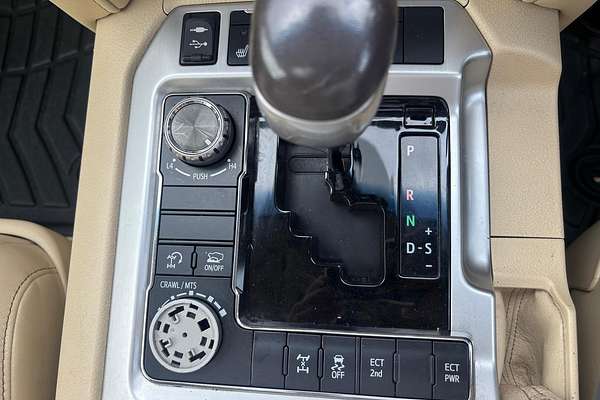 2017 Toyota Landcruiser Sahara VDJ200R