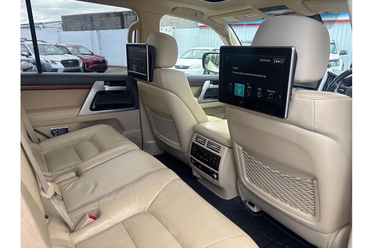 2017 Toyota Landcruiser Sahara VDJ200R
