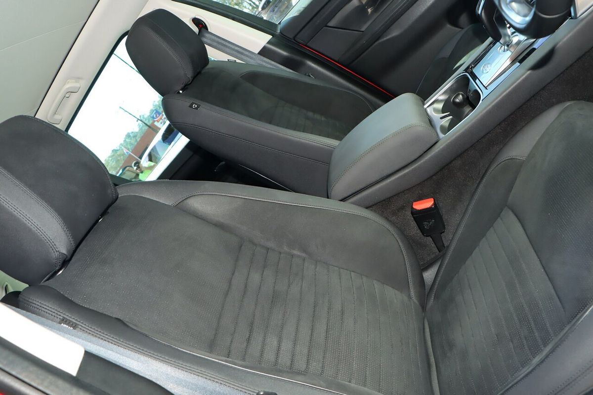 2019 Land Rover Discovery Sport P200 S L550