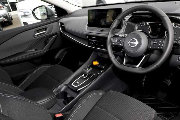 2025 Nissan QASHQAI ST J12