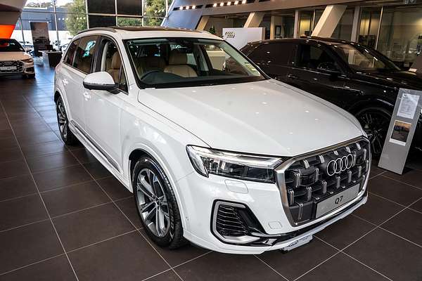 2025 Audi Q7 45 TFSI 4M