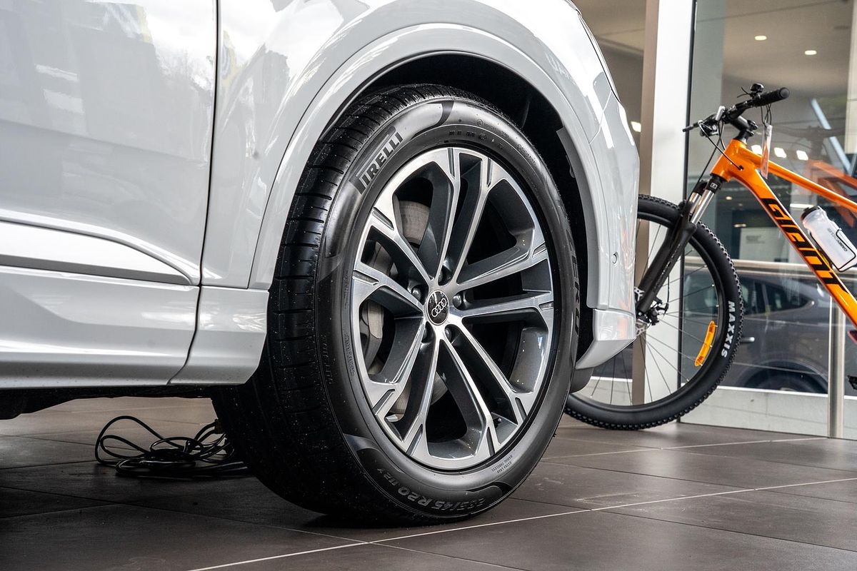2025 Audi Q7 45 TFSI 4M