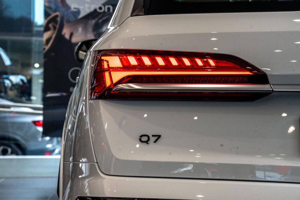 2025 Audi Q7 45 TFSI 4M