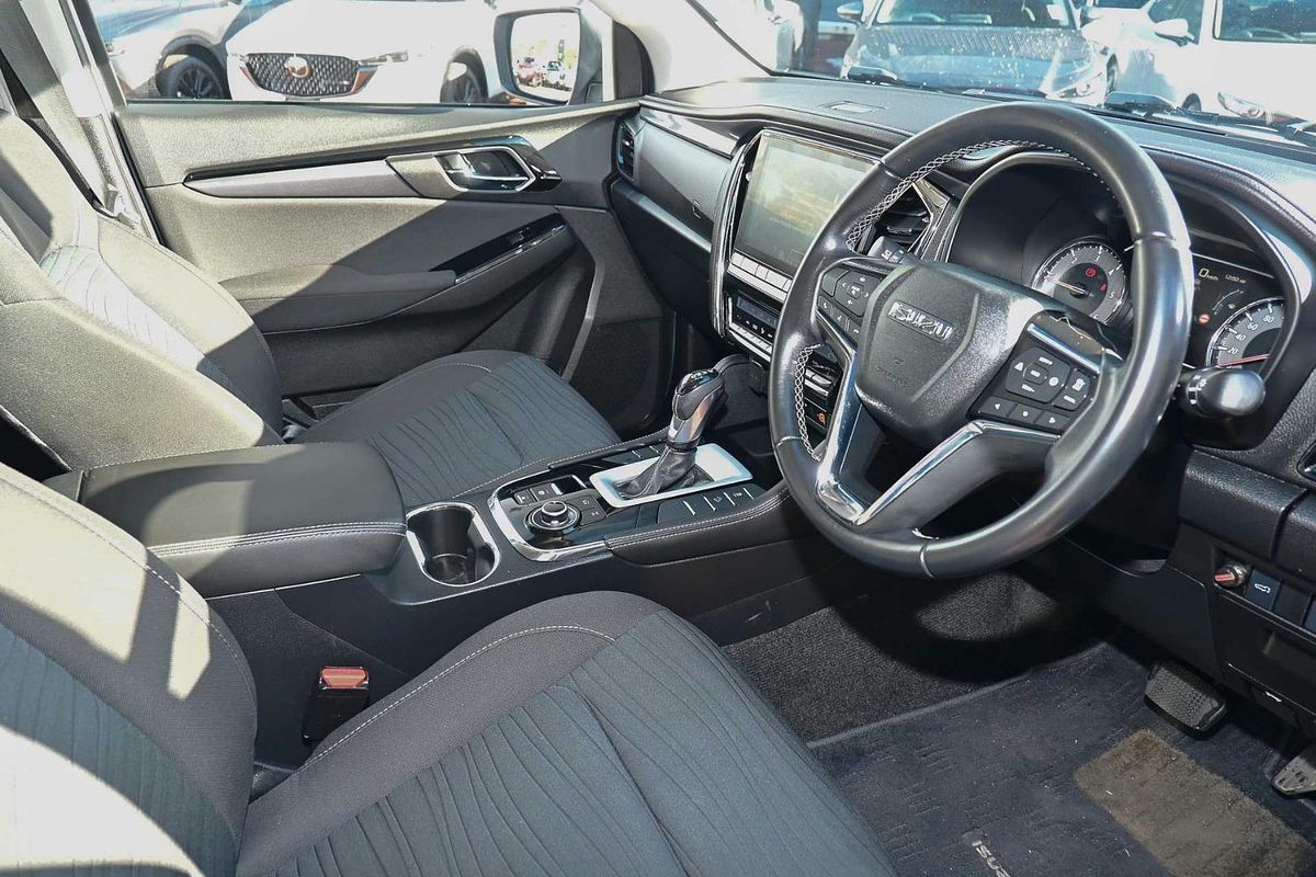 2022 Isuzu MU-X LS-U
