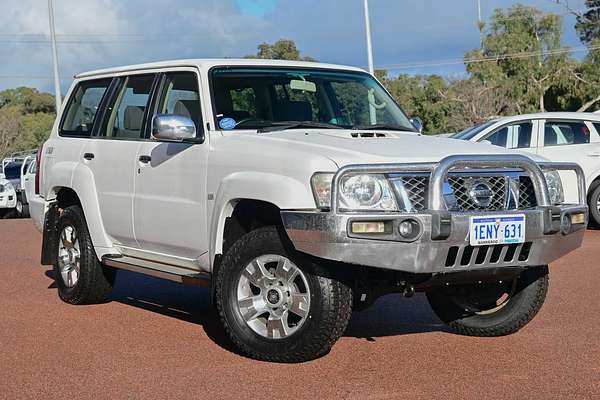 2013 Nissan Patrol ST Y61