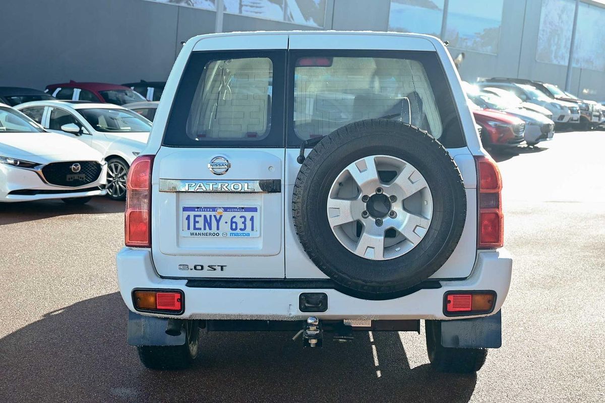 2013 Nissan Patrol ST Y61