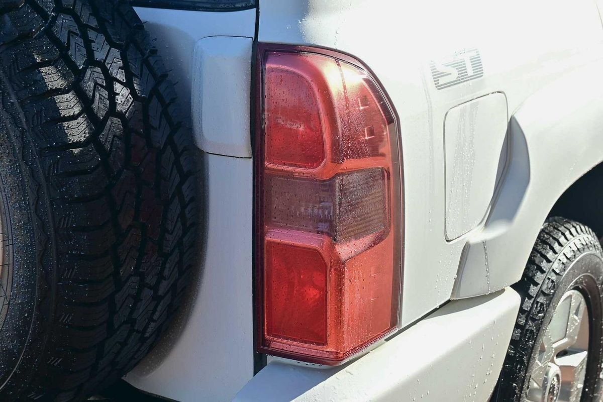2013 Nissan Patrol ST Y61