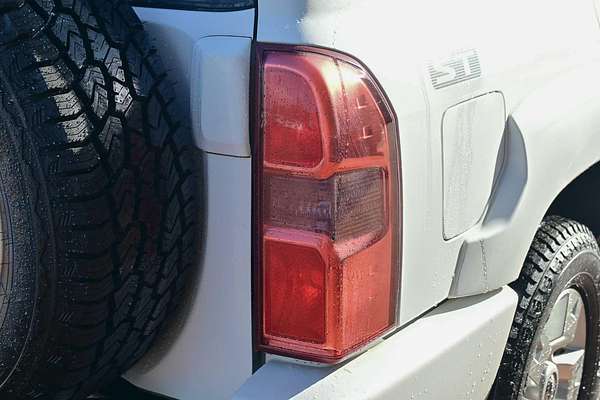 2013 Nissan Patrol ST Y61