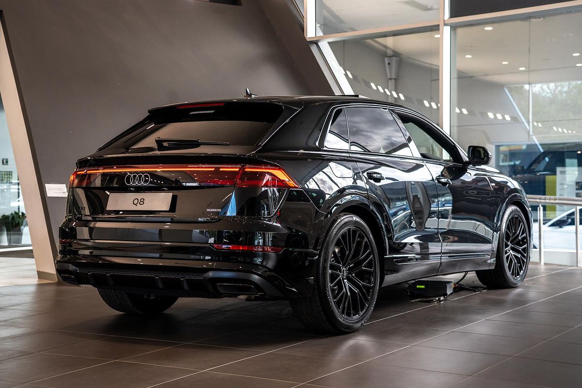 2025 Audi Q8 50 TDI S line F1