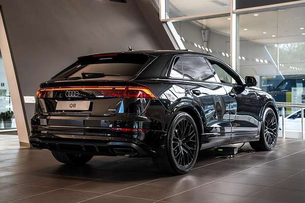 2025 Audi Q8 50 TDI S line F1