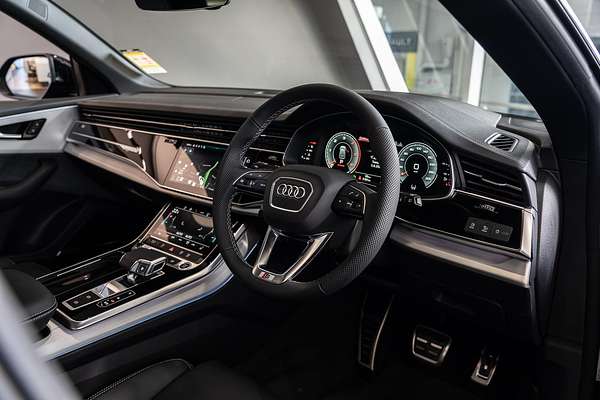 2025 Audi Q8 50 TDI S line F1