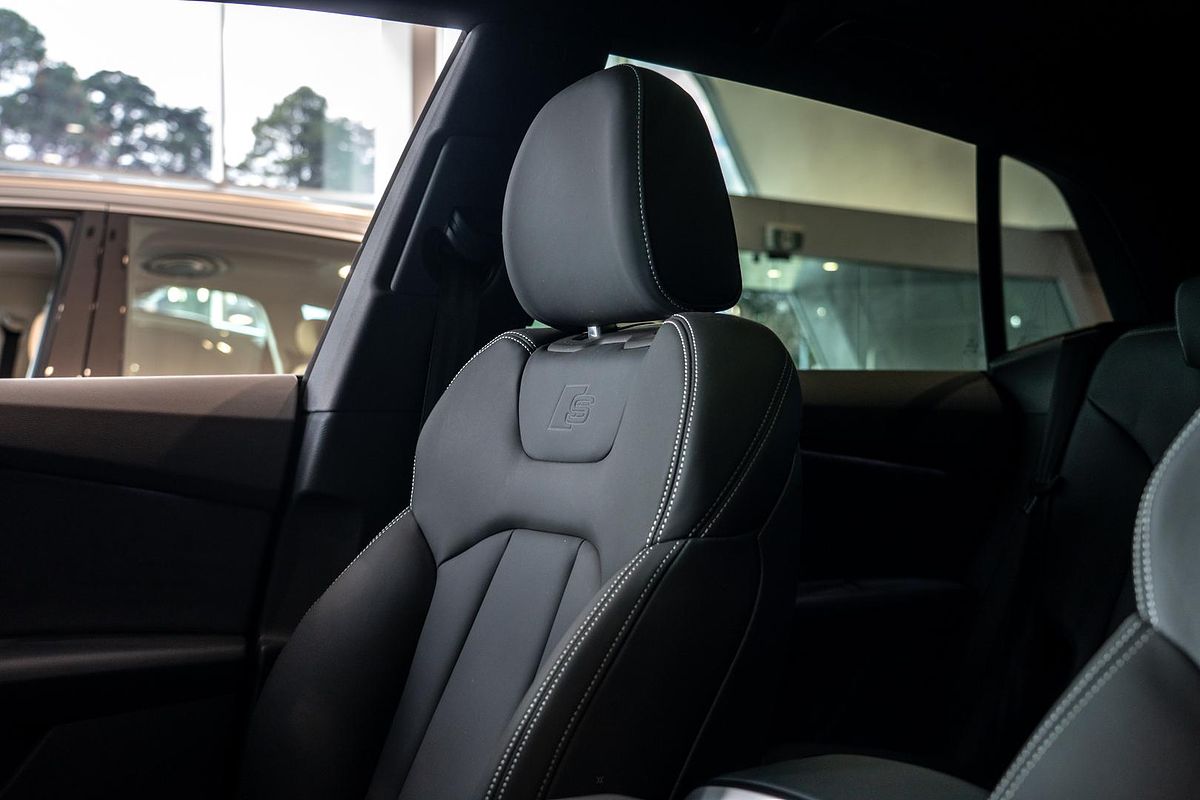 2025 Audi Q8 50 TDI S line F1