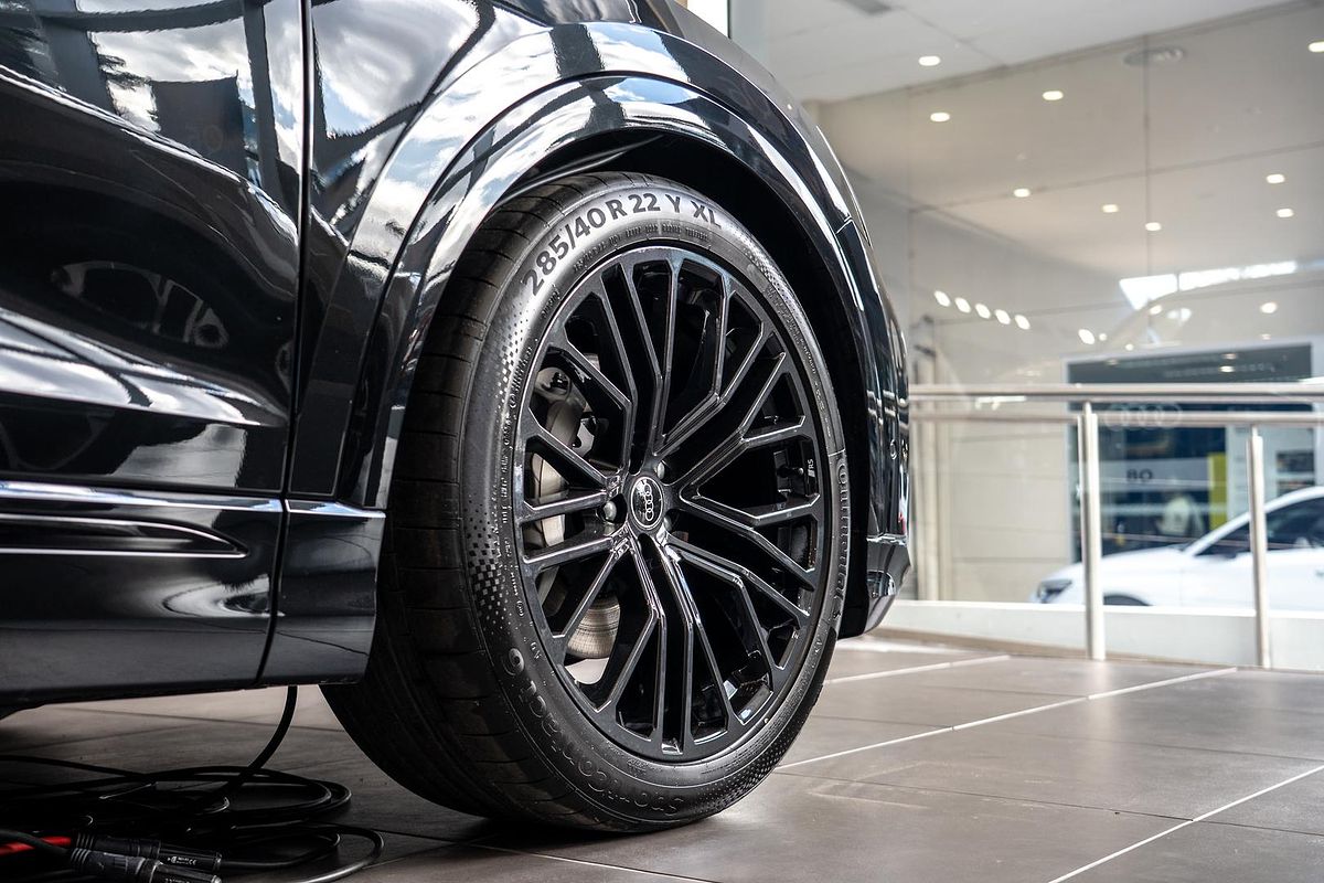 2025 Audi Q8 50 TDI S line F1