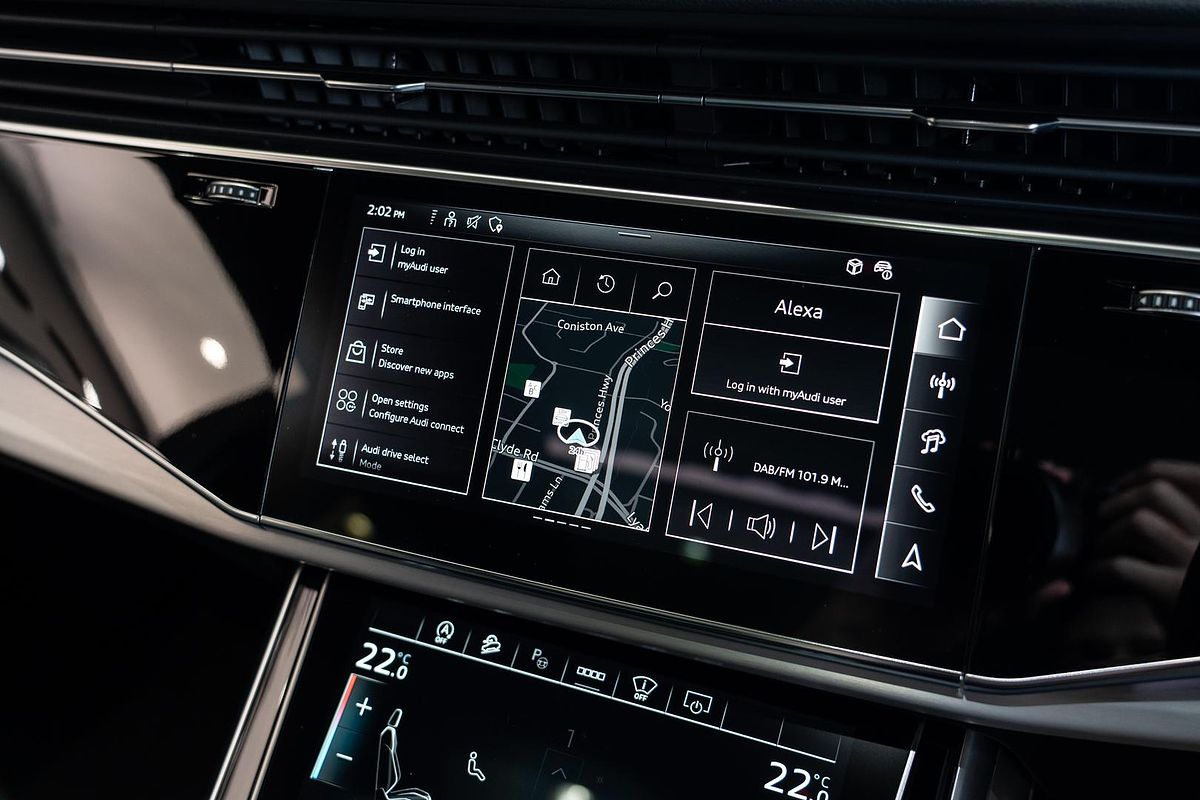 2025 Audi Q8 50 TDI S line F1
