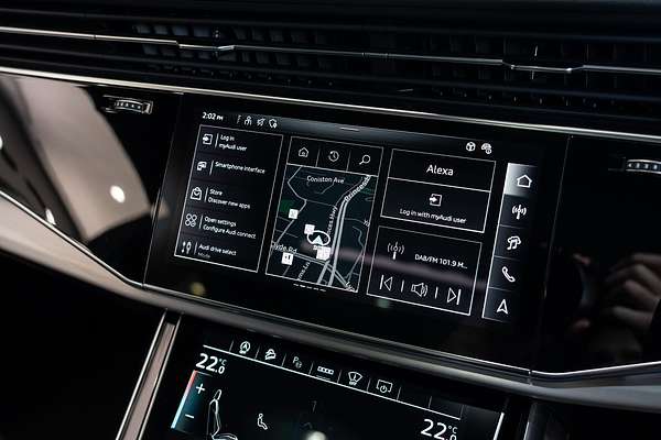 2025 Audi Q8 50 TDI S line F1