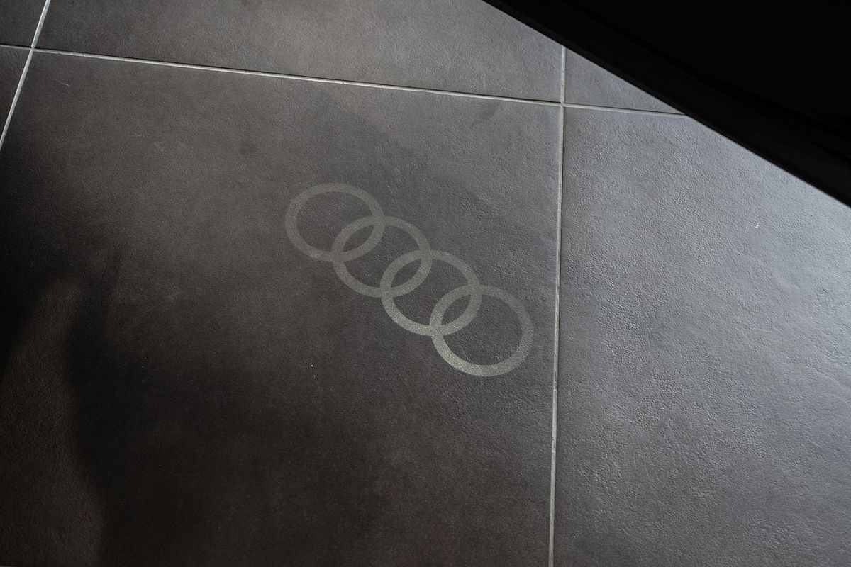 2025 Audi Q8 50 TDI S line F1