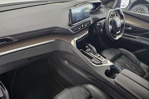 2022 Peugeot 5008 GT Sport P87