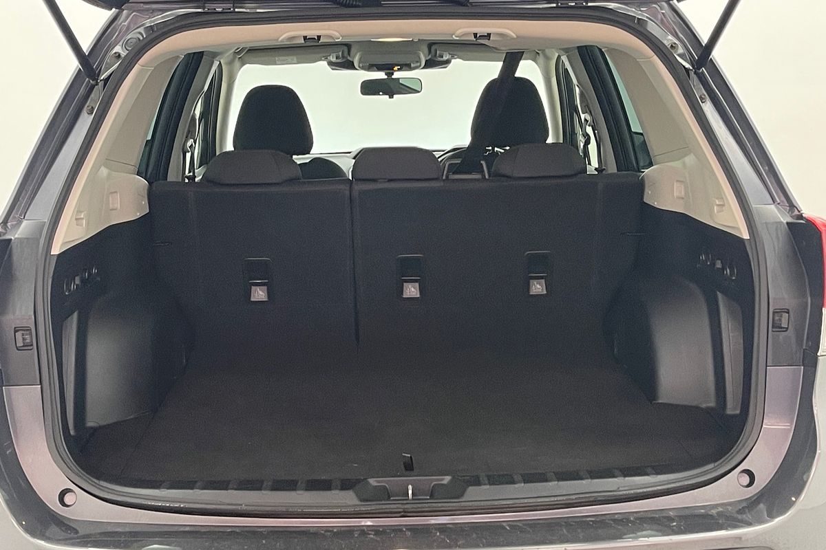 2023 Subaru Forester 2.5i 50 Years Edition S5