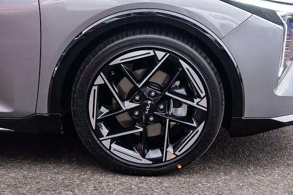 2025 Kia K4 GT-Line CL4m
