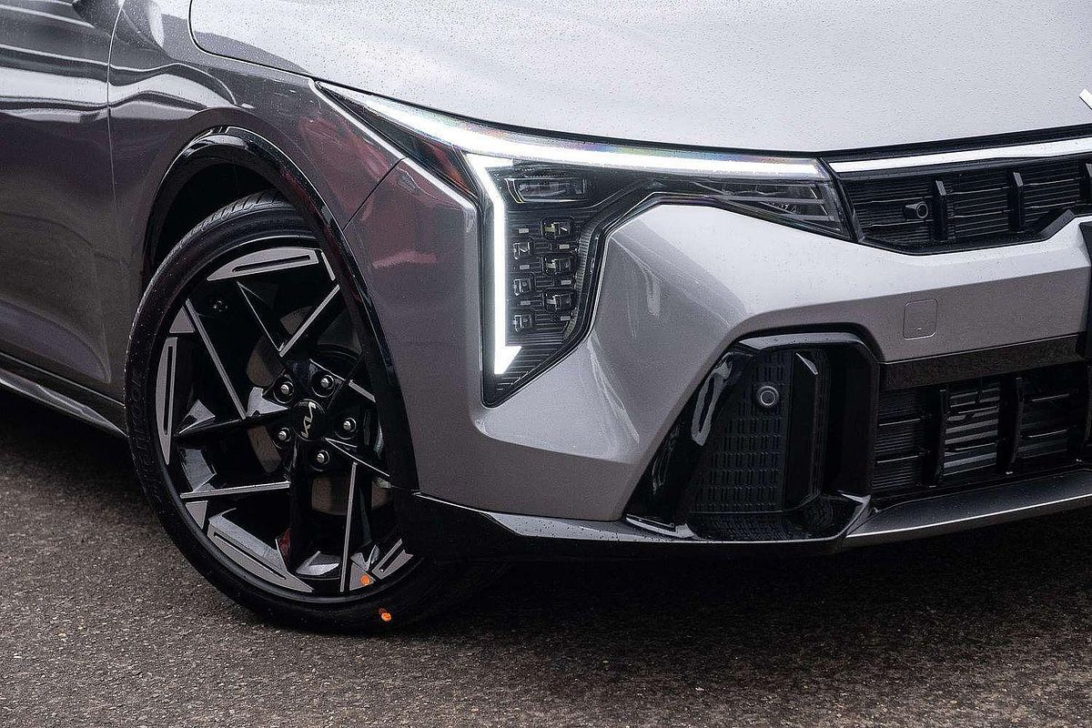 2025 Kia K4 GT-Line CL4m