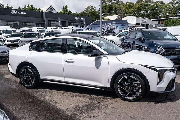 2025 Kia K4 GT-Line CL4m