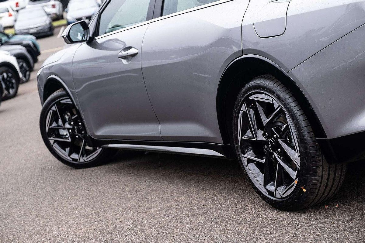 2025 Kia K4 GT-Line CL4m