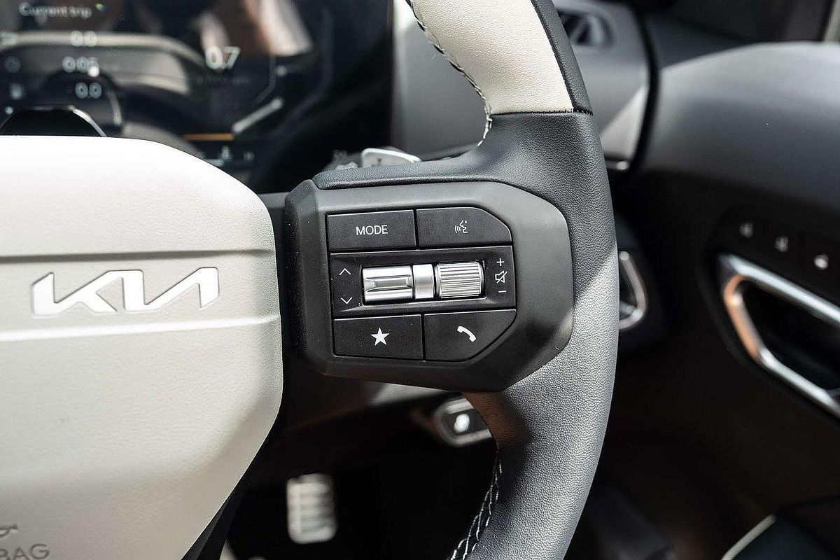 2025 Kia K4 GT-Line CL4m