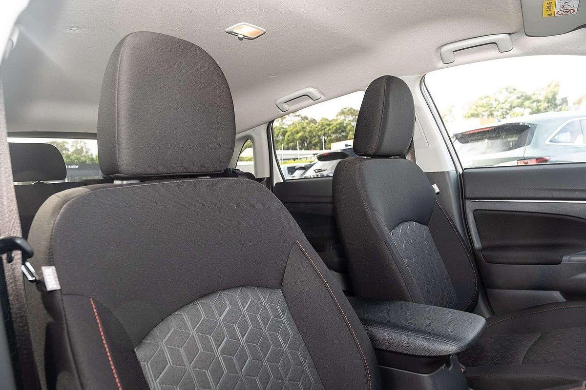 2025 Mitsubishi ASX MR XD