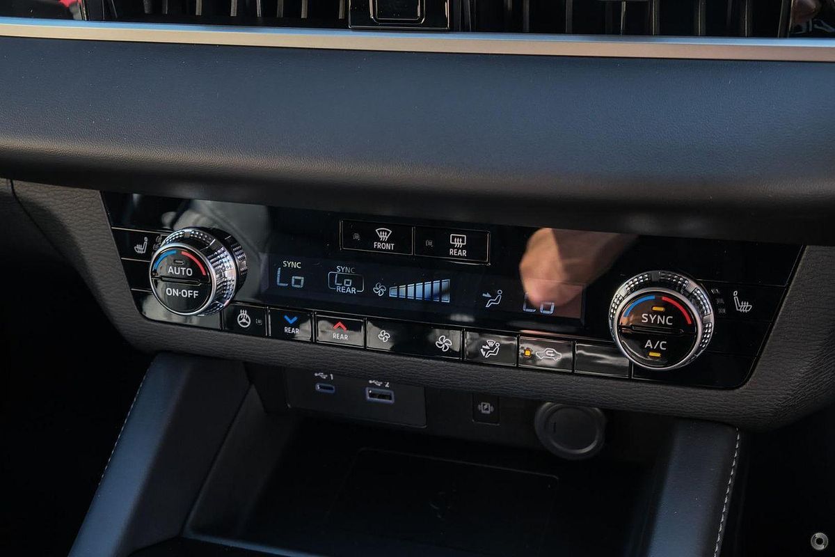 2024 Mitsubishi Outlander PHEV GSR ZM