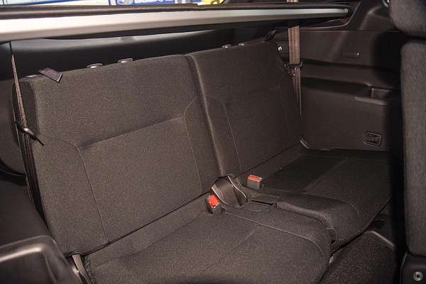 2024 Mitsubishi Outlander LS ZM