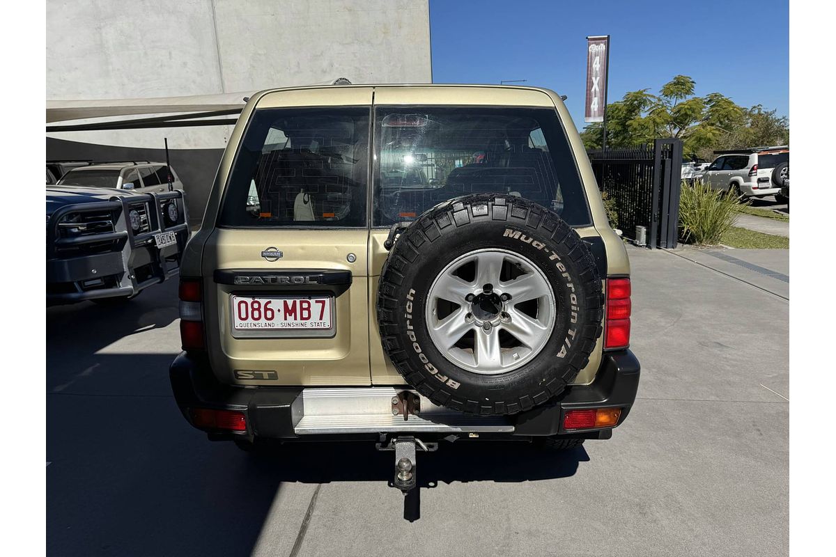 2000 Nissan Patrol ST GU II