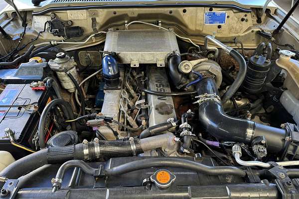 2000 Nissan Patrol ST GU II