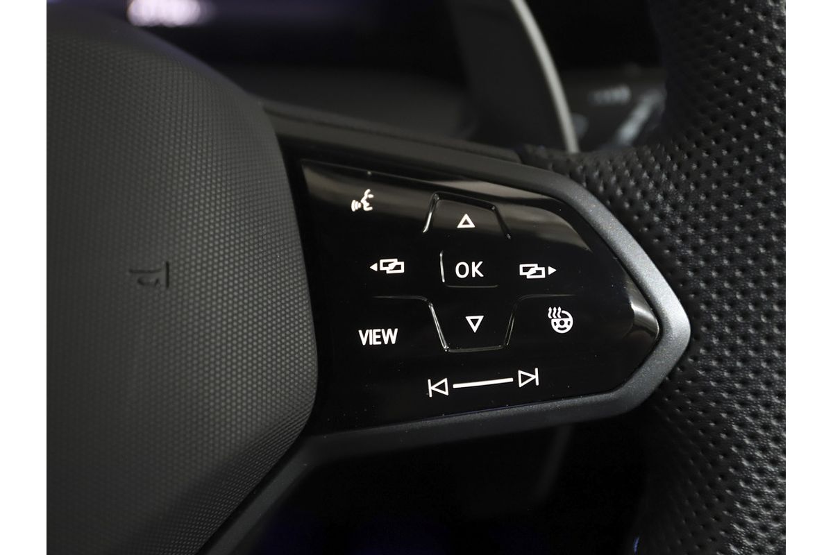 2023 Volkswagen Golf R 8