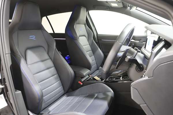 2023 Volkswagen Golf R 8