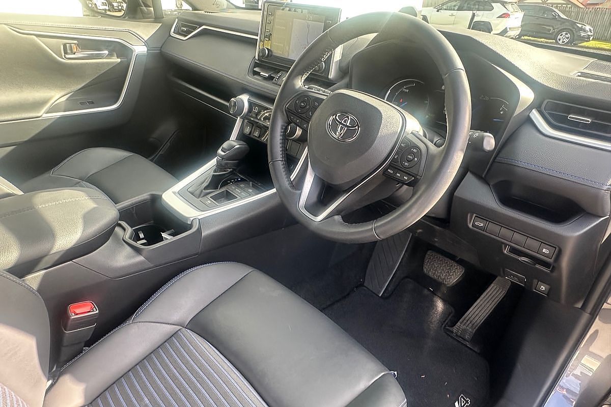 2022 Toyota RAV4 XSE AXAH52R