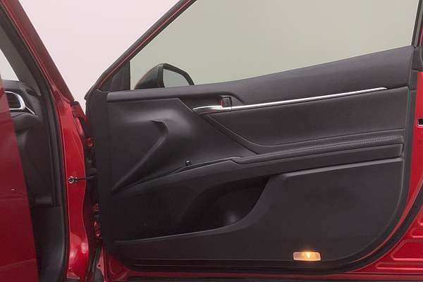 2018 Toyota Camry SX GSV70R