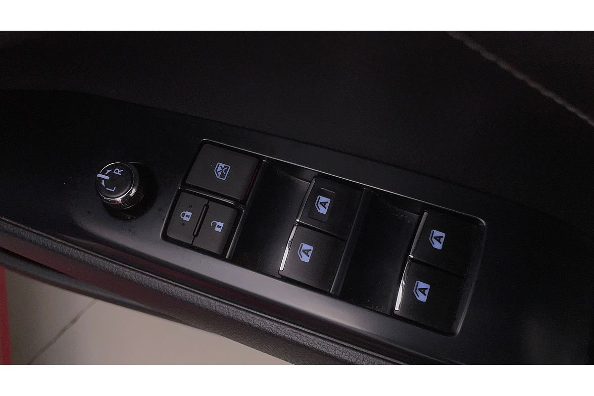 2018 Toyota Camry SX GSV70R