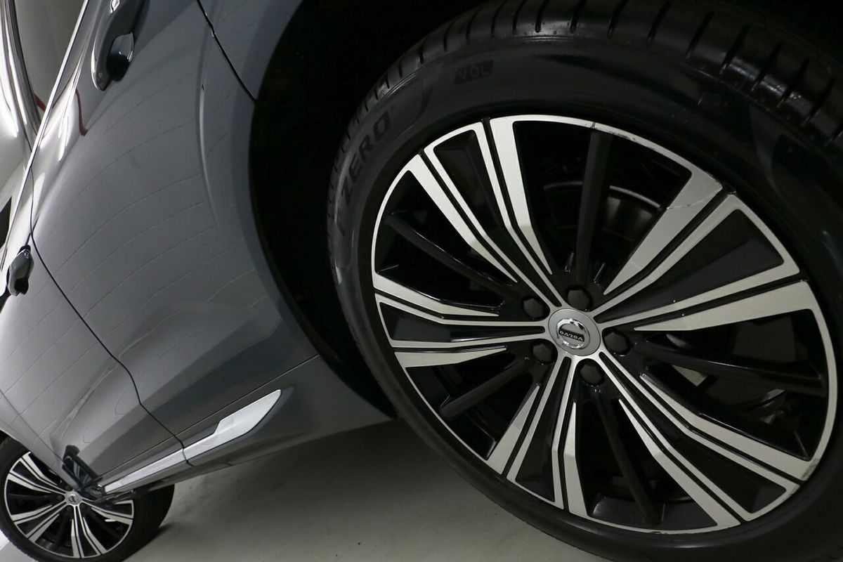 2021 Volvo XC60 B5 Inscription
