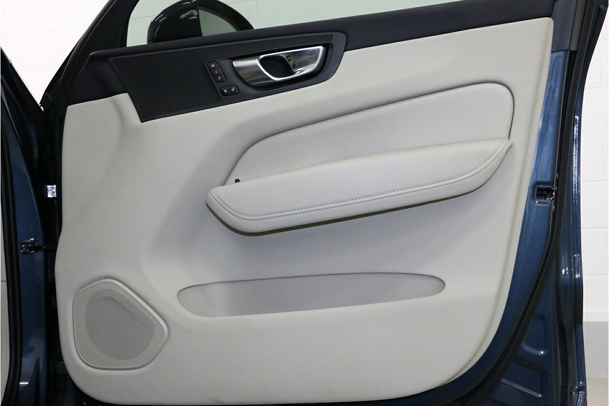 2021 Volvo XC60 B5 Inscription