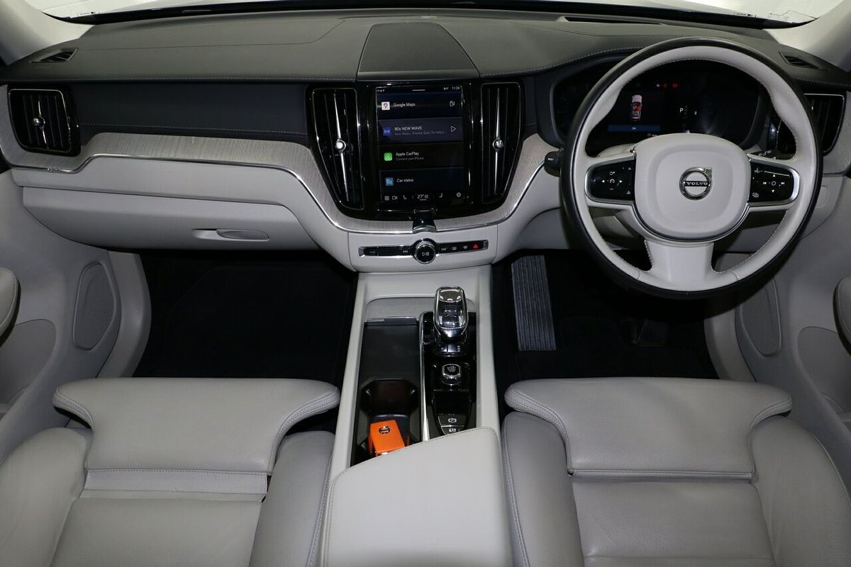 2021 Volvo XC60 B5 Inscription