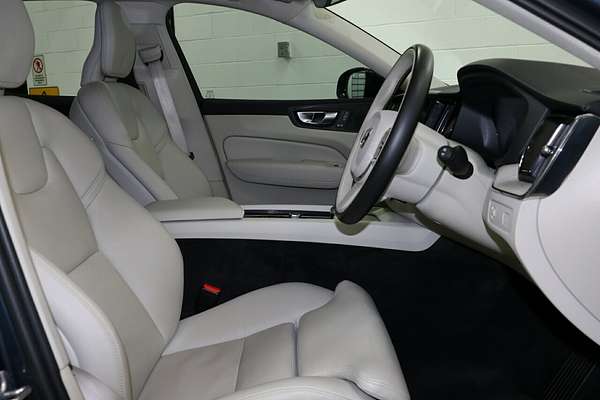 2021 Volvo XC60 B5 Inscription