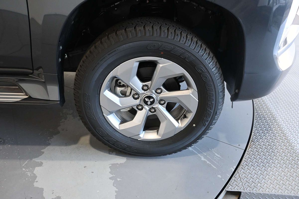 2024 Mitsubishi Pajero Sport GLX QG