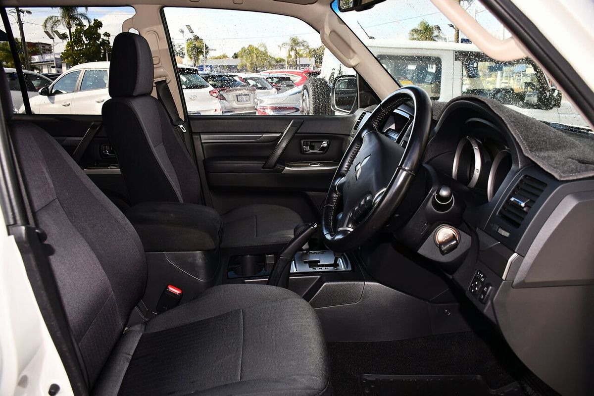 2017 Mitsubishi Pajero GLX NX