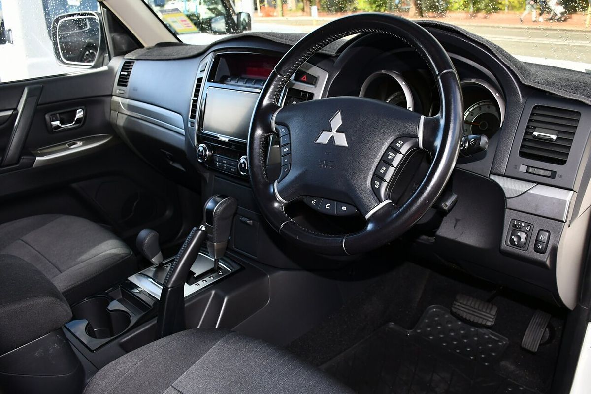 2017 Mitsubishi Pajero GLX NX