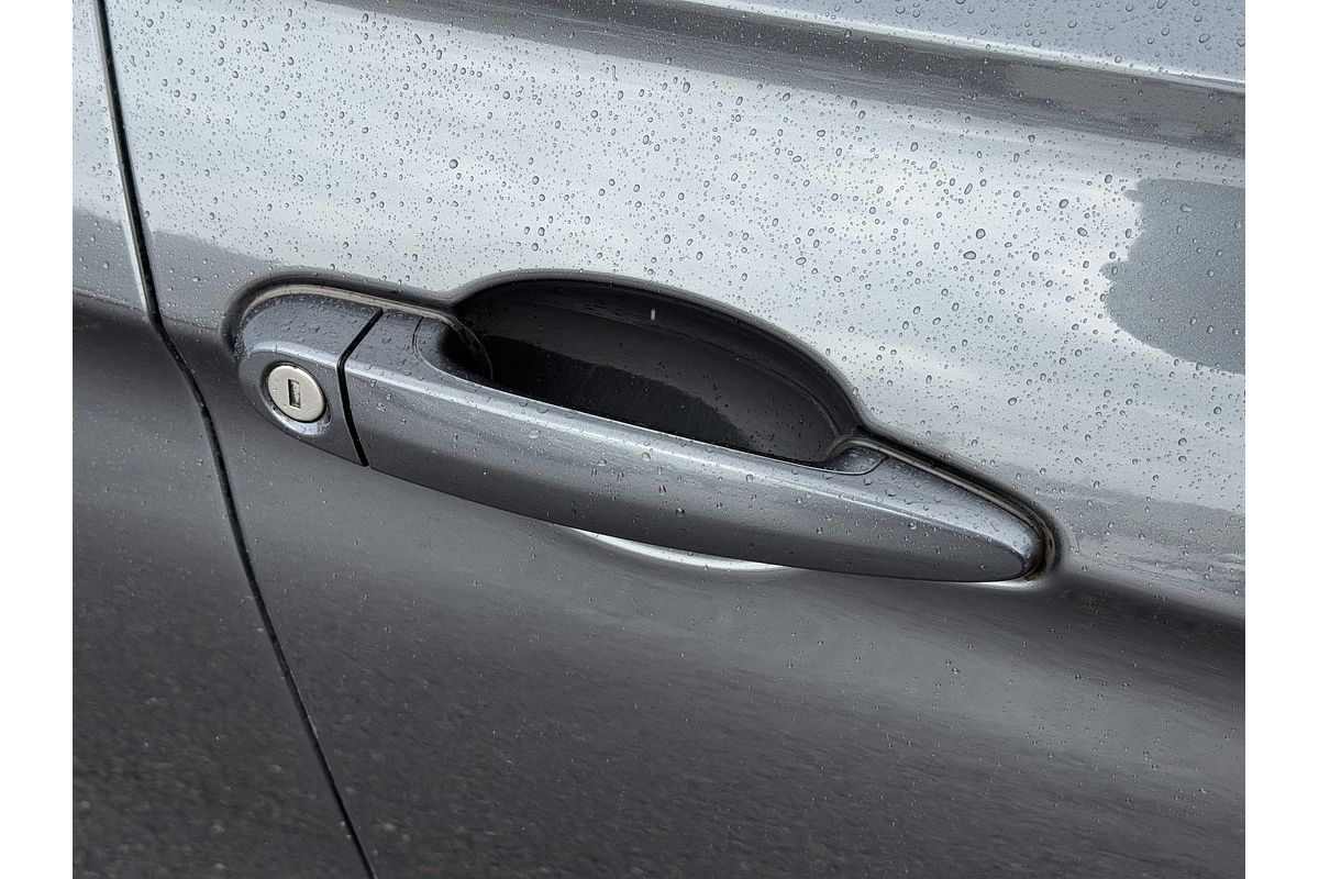2013 BMW 3 Series 320i F30