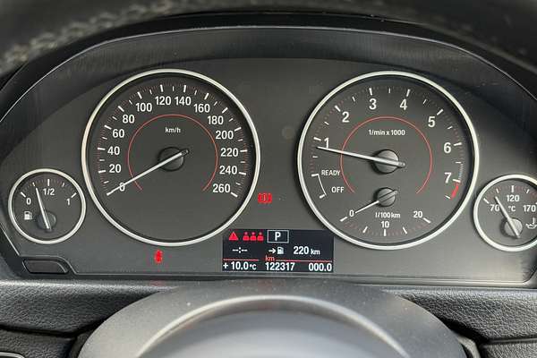 2013 BMW 3 Series 320i F30