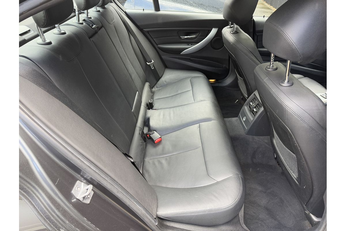 2013 BMW 3 Series 320i F30