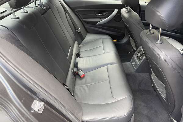 2013 BMW 3 Series 320i F30